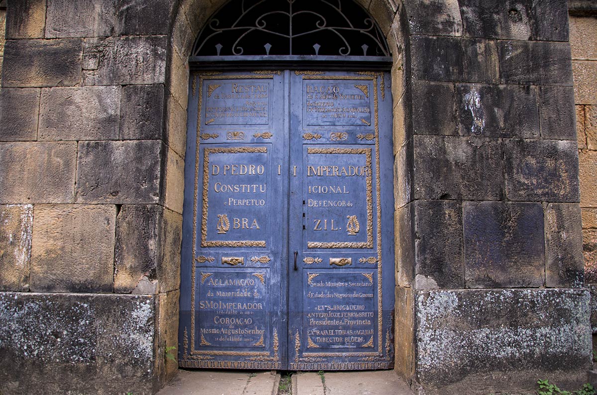 Porta de ferro